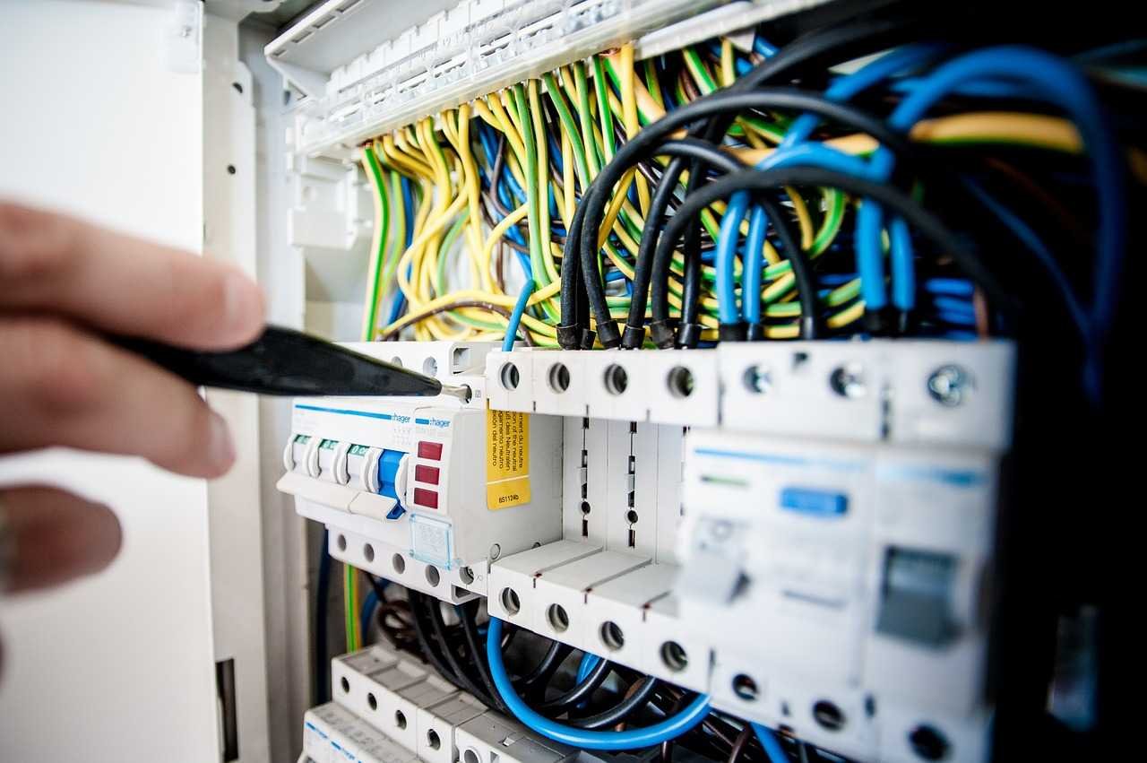 تأسيس وتشطيب الكهرباء والـ Smart Home